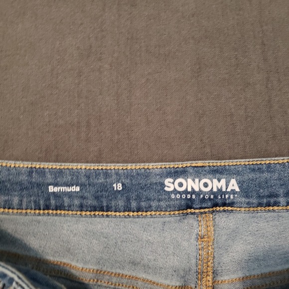 Sonoma Bermuda Shorts Womens 18 Blue Denim Distressed Raw Hem Mid Rise - Picture 4 of 9